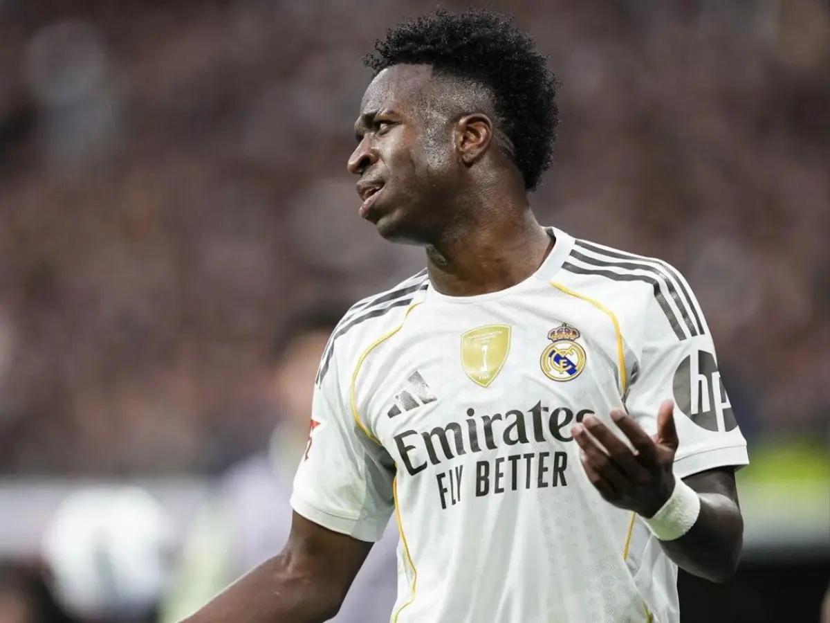A pesar de Arbeloa, Vinicius se quiere ir del Real Madrid y el grande de Europa que le ofrece 30 millones de salario