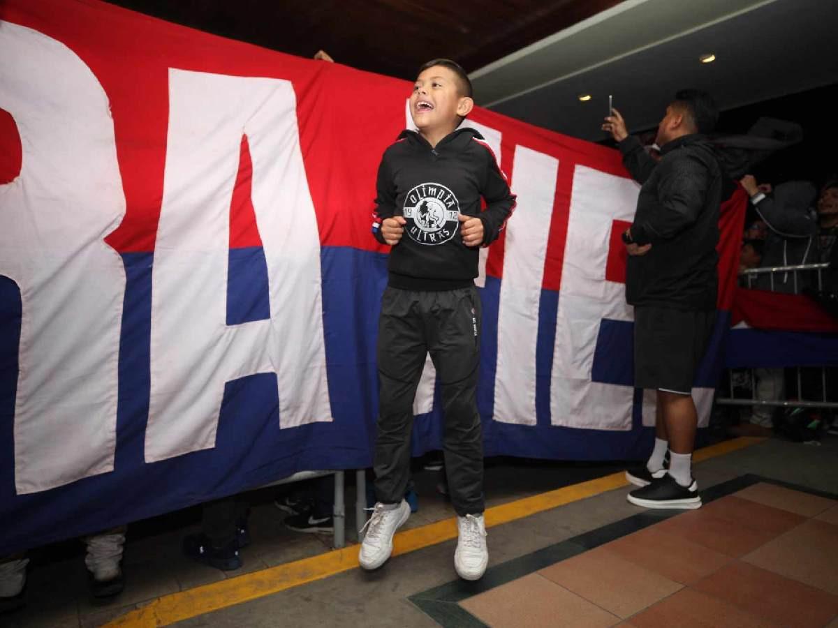 ¡El Penta se acerca! La alegría de Najar y la promesa de Arboleda al Olimpia: así se disfrutó el banderazo de la Ultra Fiel