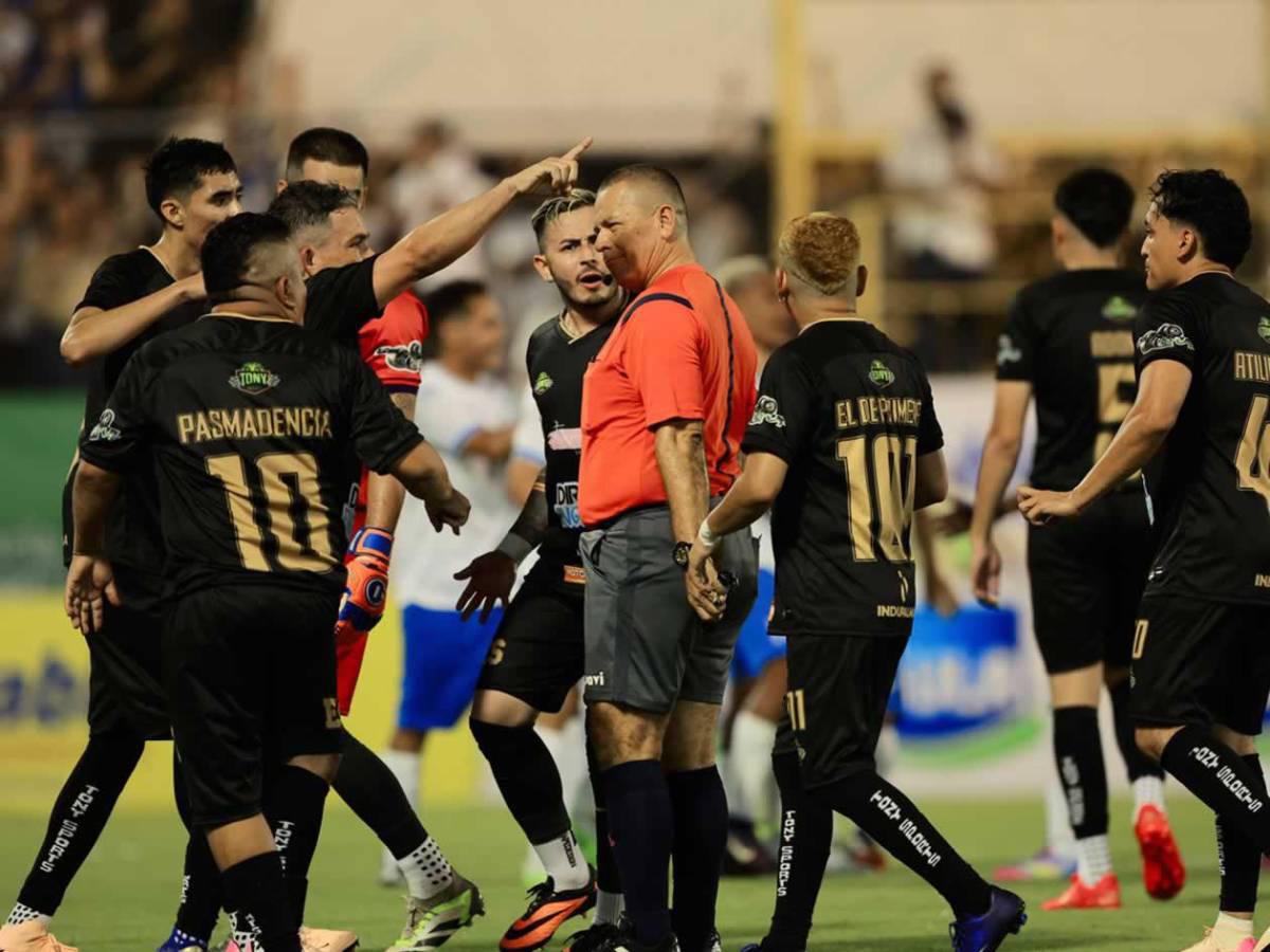 Supremo pega donde más le duele a El Salvador y hace dura confesión sobre Ricky: Nosotros los hondureños...