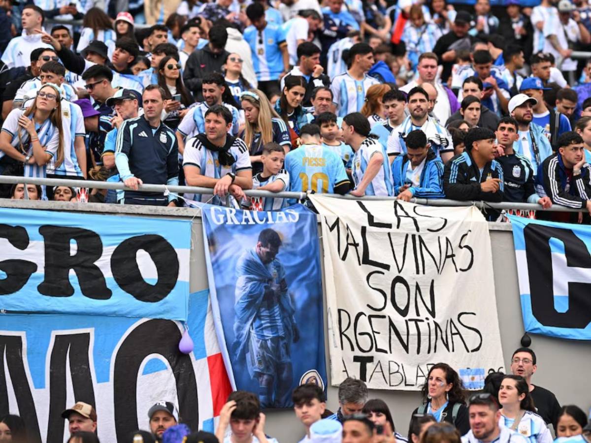 Messi rompió en llanto y Antonela presente: la despedida de Leo de Argentina