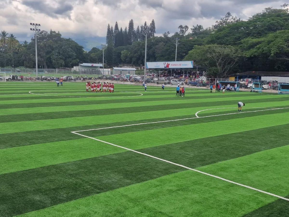 Locura en la colonia San José de la Vega: Fiesta deportiva tras inauguración del complejo de tres canchas sintéticas