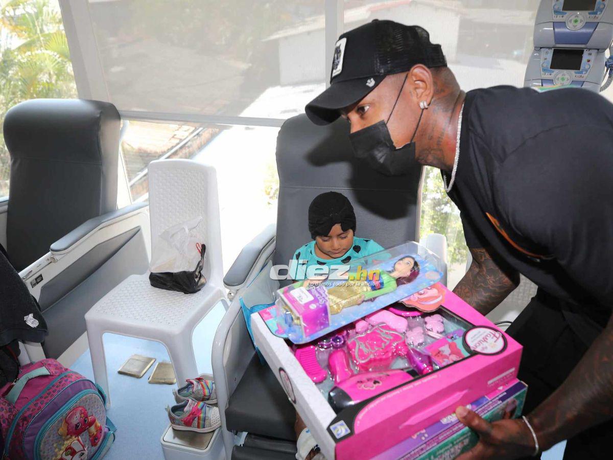 ¡Qué crack! El lindo gesto de Romell Quioto en la Fundación Hondureña para el Niño con Cáncer