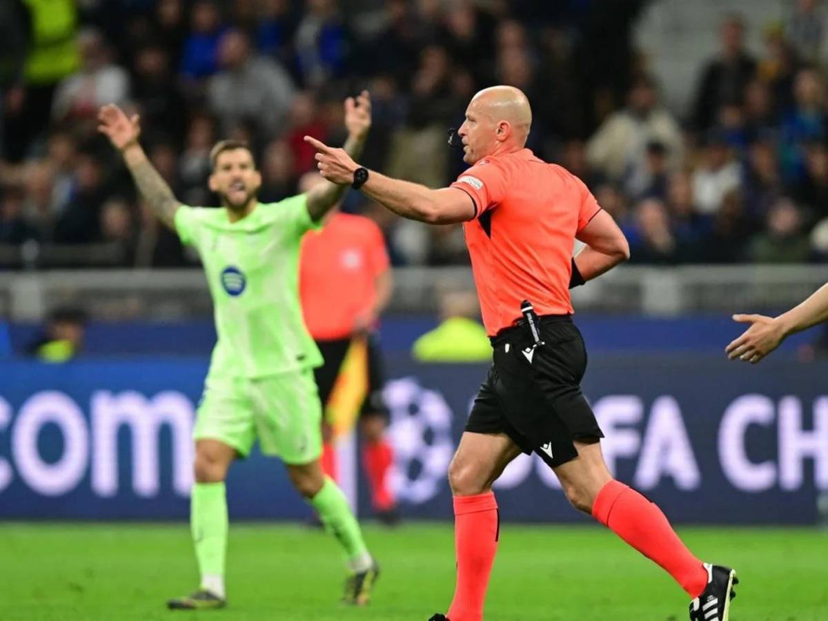 El árbitro que eliminó al Barcelona de Champions se burla de Pedri y envía rotundo aviso: Son ridículos