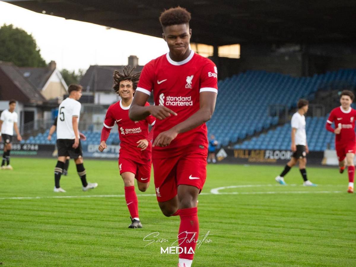 Keyrol Figueroa está enamorado y así es la novia del delantero del Liverpool, quien participó en el reconocido programa artístico Britain’s Got Talent