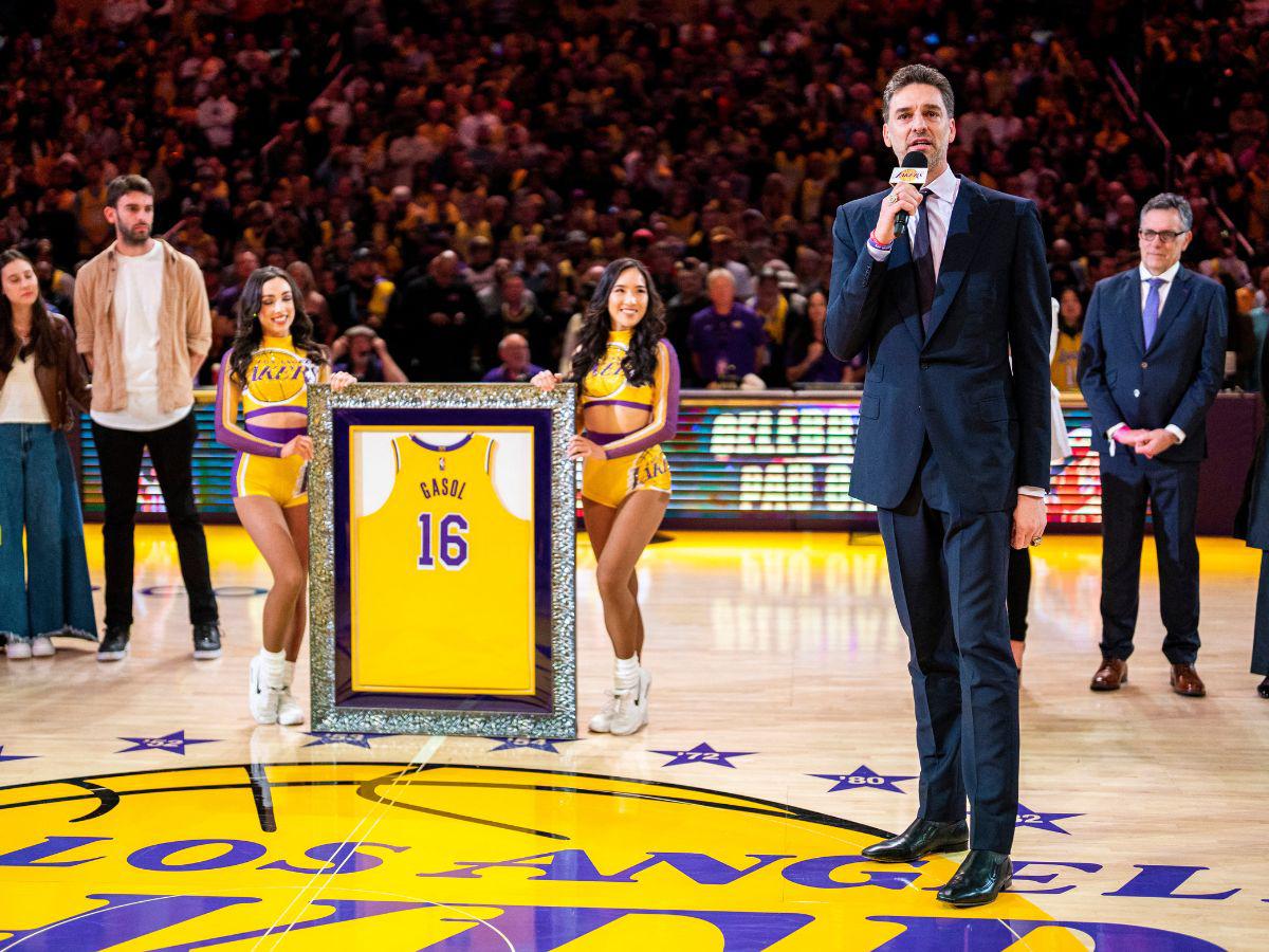 Los Lakers retiraron la camiseta con el número 16 de Gasol en una emotiva ceremonia