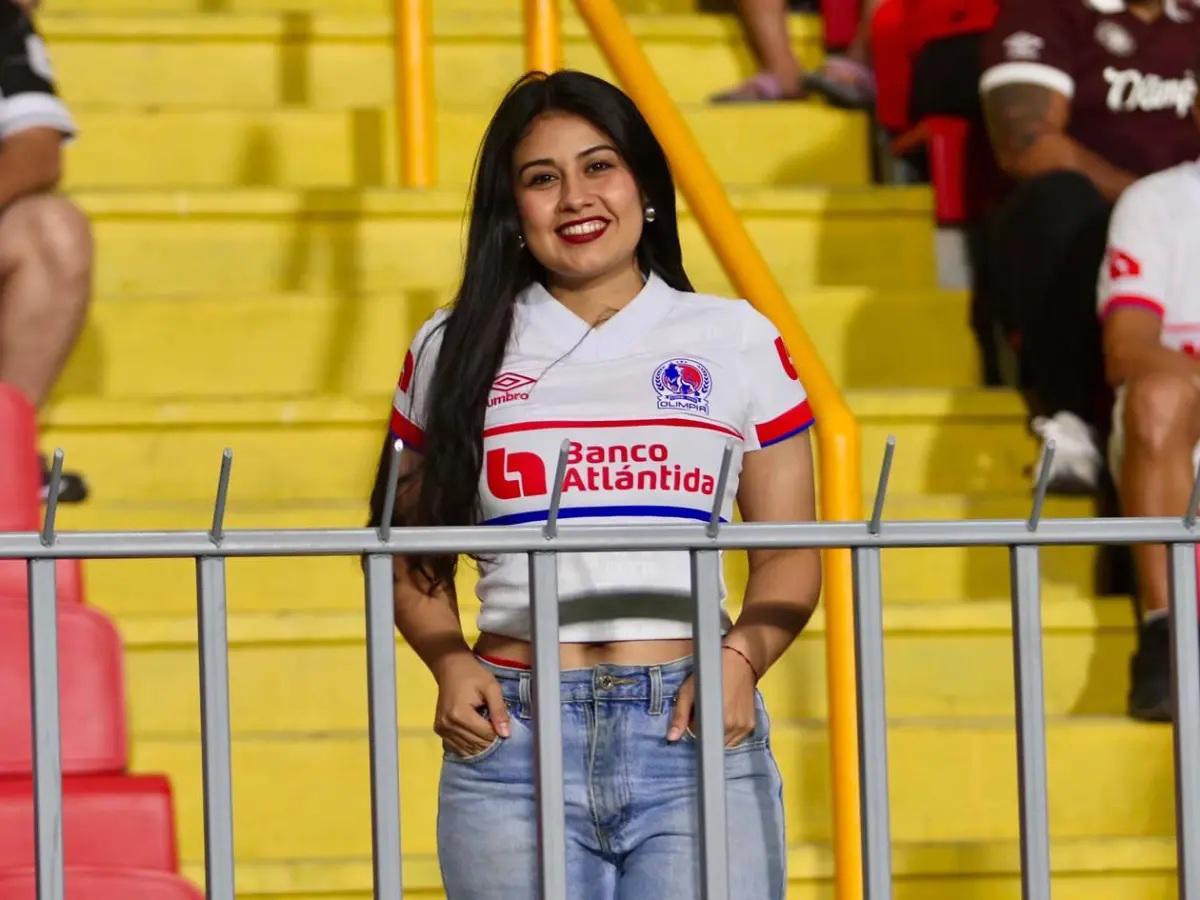 Motivo del enojo de Campos, infiltrado y Laura Meza ¿Con camisa de Olimpia?