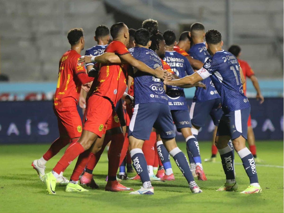 ¡Bailada al Motagua! Las imágenes de la humillante derrota del Ciclón ante Real España en el Nacional