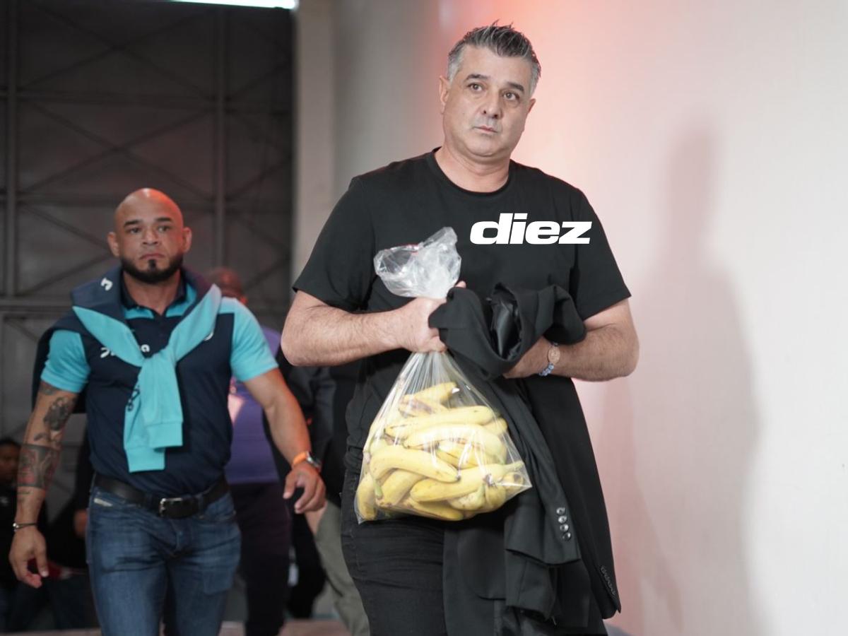 ¿Por qué Diego Vazquez cargaba una bolsa llena de bananos en su llegada al estadio para la Gran Final ante Olimpia?