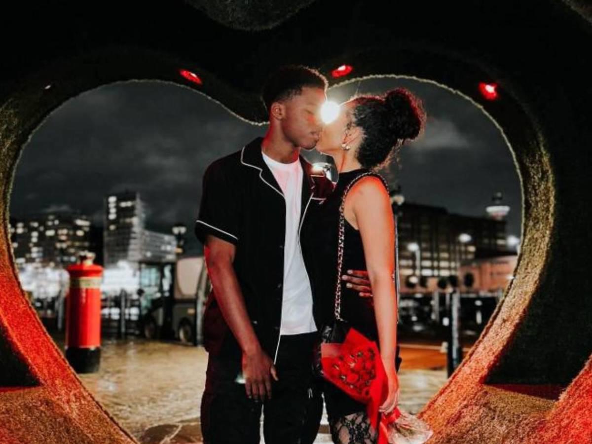 ¿Quién es la desconocida novia de Keyrol Figueroa, el hondureño que estuvo convocado por el primer equipo del Liverpool?