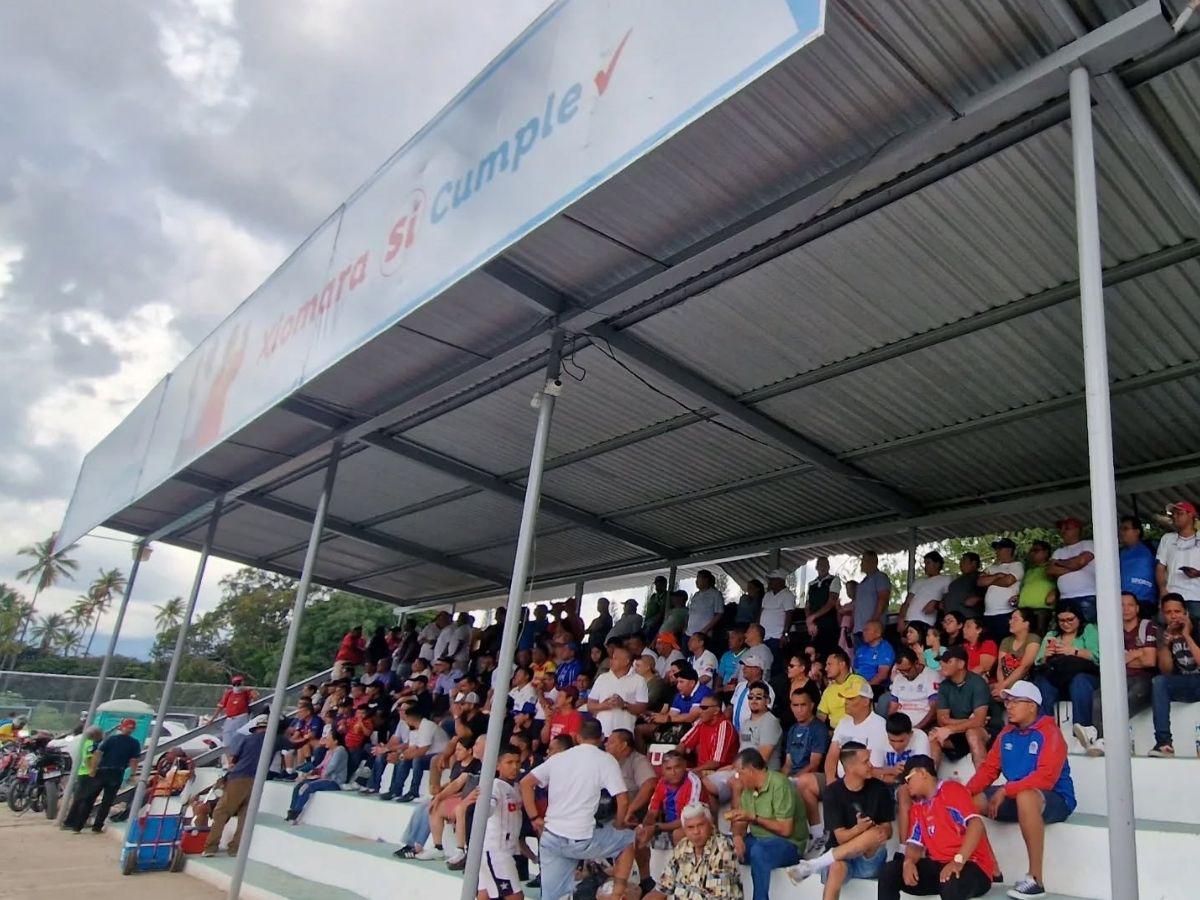 Locura en la colonia San José de la Vega: Fiesta deportiva tras inauguración del complejo de tres canchas sintéticas