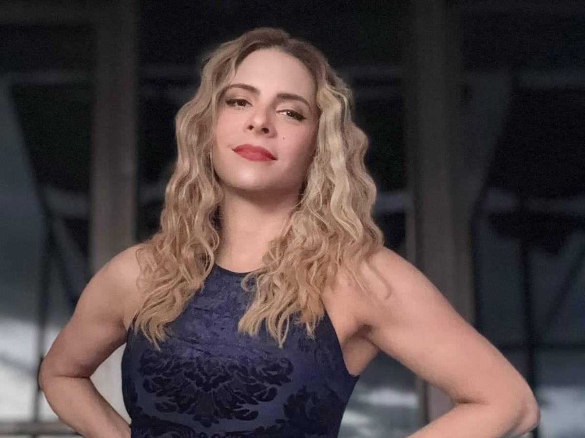 Bella periodista deportiva anuncia salida de Honduras y los medios: ¿Cuál es la razón?