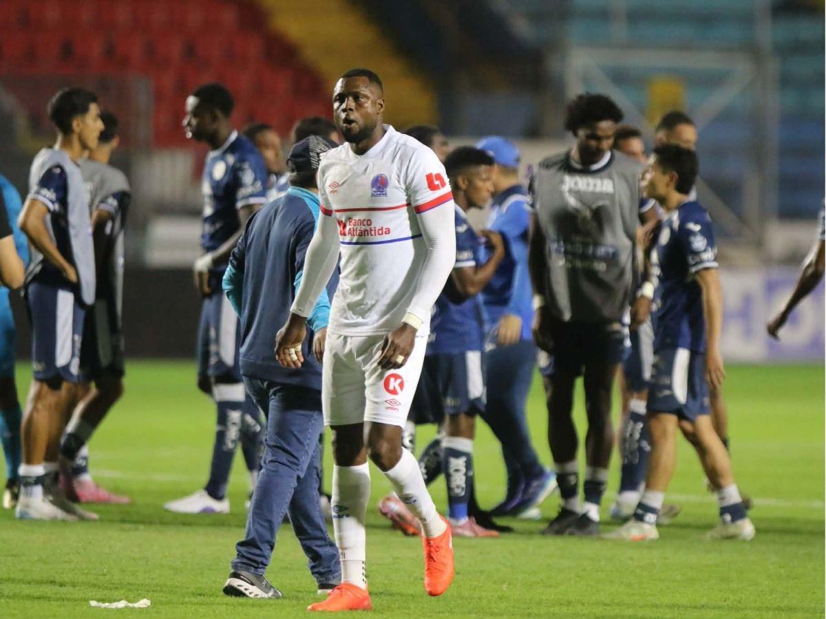 Bronca en Olimpia tras perder el clásico, dardo de Menjívar, la roja que nadie vio y la celebración del Motagua