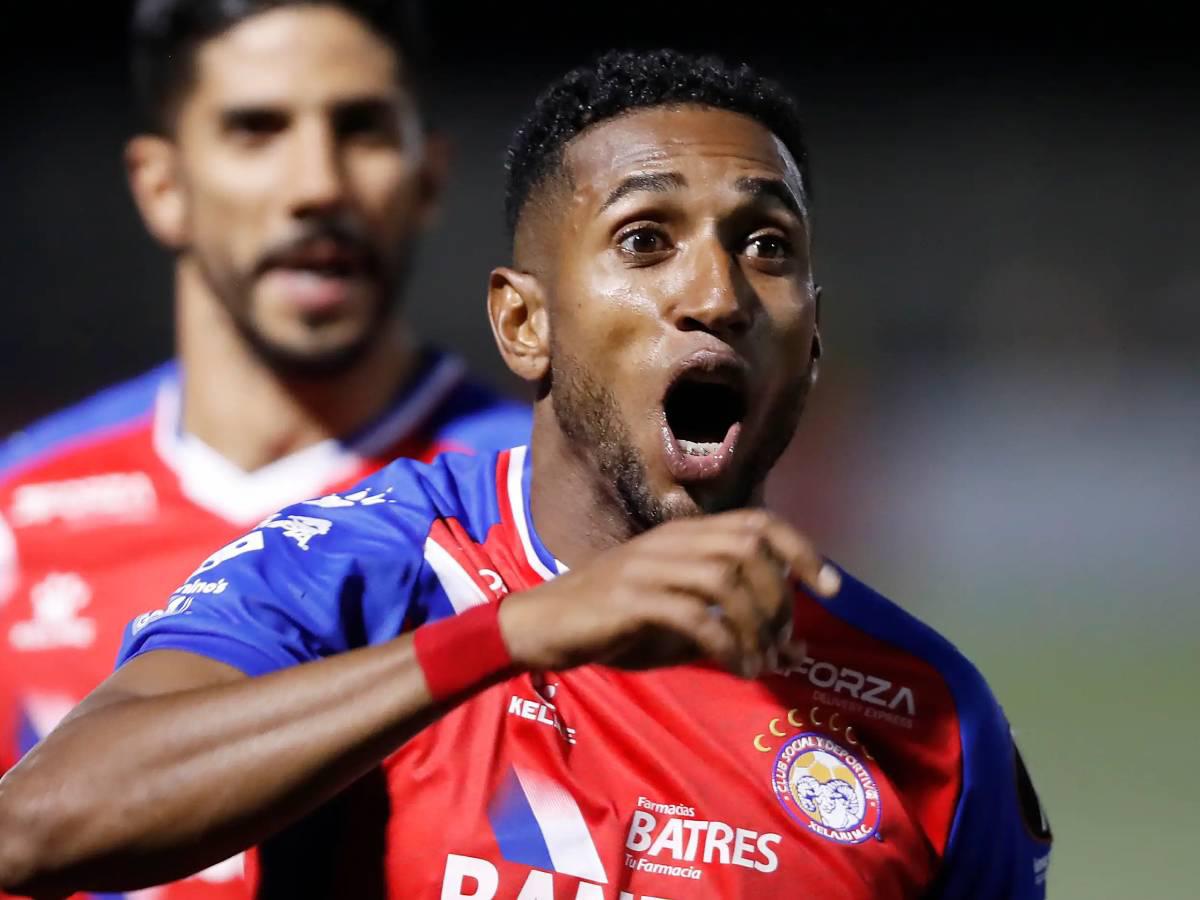 FICHAJES: Motagua y Olimpia se disputan a goleador, el León tiene bajas oficiales y catrachos se convierten en legionarios