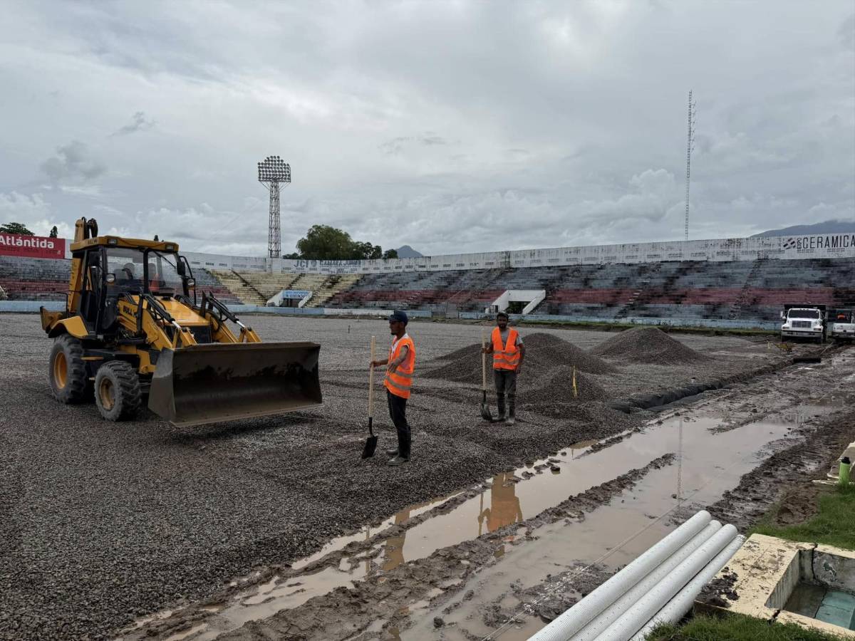 ¡Será una mesa de billar! Así luce el estadio Ceibeño con sus trabajos de remodelación en sus engramillado