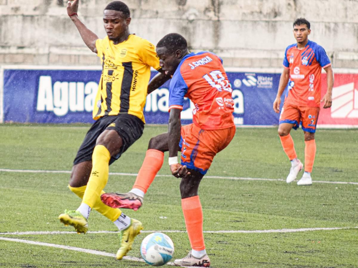 Real España, con 10 jugadores, deja fuera a Lobos UPNFM de las triangulares del Apertura 2025 de la Liga Nacional de Honduras
