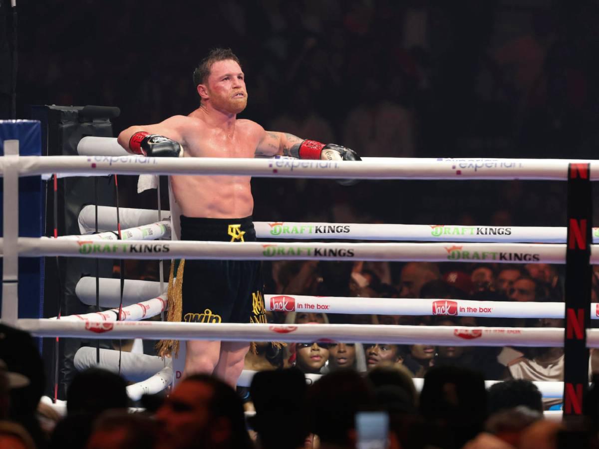 'Canelo' Álvarez fue humillado en Las Vegas, las celebridades presentes y, ¿por qué Crawford devolvió los cinturones?