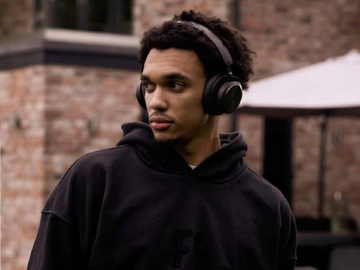 El calvario que vive futbolista del Liverpool por recibir acoso de una mujer: “Envía fotos obscenas”