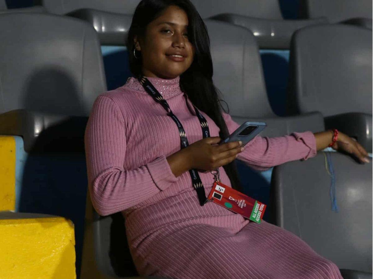 Marea Azul en el Nacional, infiltrados de Costa Rica, preciosa del Motagua captada y enmascarado sorprende