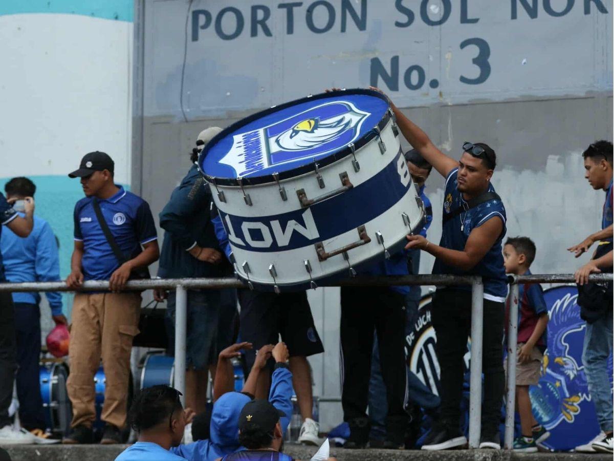 Marea Azul en el Nacional, infiltrados de Costa Rica, preciosa del Motagua captada y enmascarado sorprende