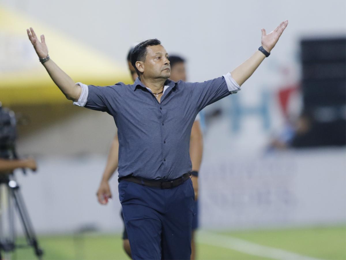 Jeaustin Campos sorprende en Costa Rica al diferenciar el fútbol catracho con el tico: El hondureño es muy superior...