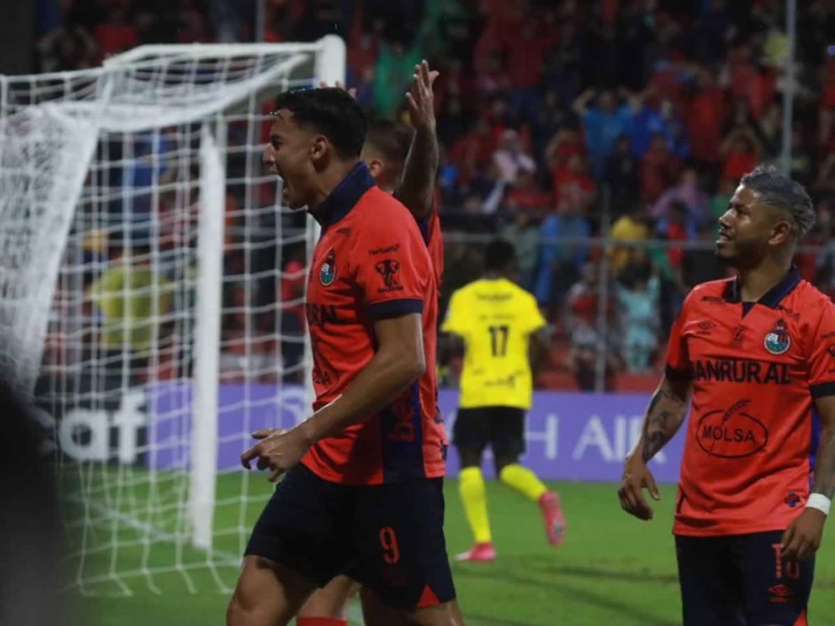 El polémico gesto por el que piden castigo a Jeaustin Campos, bronca de Real España en Guatemala y la decepción