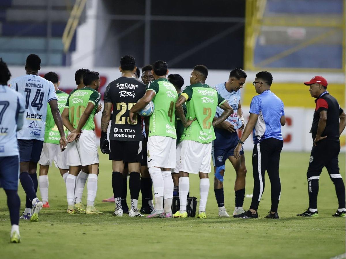 La polémica roja de Armando Castro al Marathón, llanto de futbolista, la mejor atajada del Clausura y tristeza en Marathón
