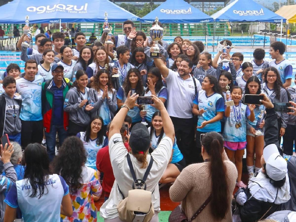 Delfines Sampedranos arrasa con récords y conquista el primer lugar en campeonato nacional de piscina corta