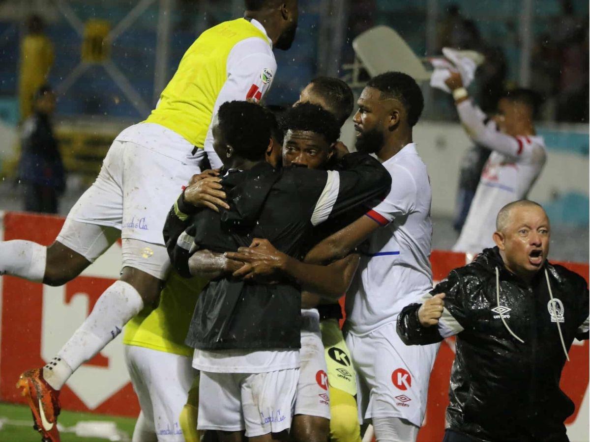 Dereck Moncada desató la locura, los polémicos penales que no pitaron, diluvio en el Nacional y la zarquita preciosa