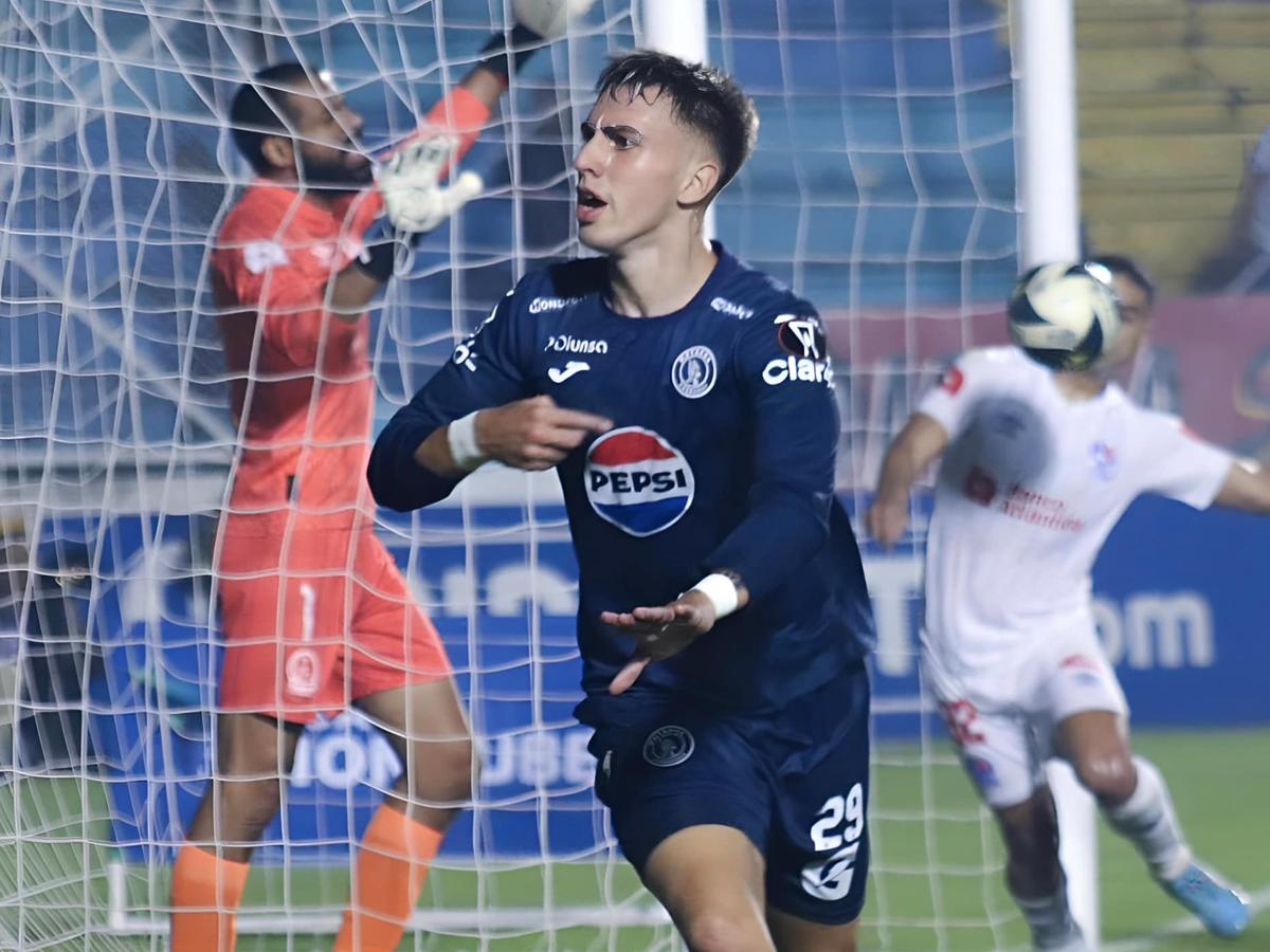 ¿Qué pasa con Rodrigo Auzmendi? La actualidad sobre la renovación del atacante argentino con Motagua