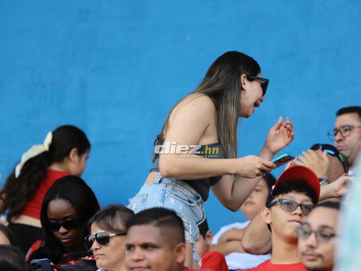 Annie Córdova, la bella novia de Luis Palma, se robó miradas en el estadio Ceibeño: así vivió el repechaje entre Vida vs Lobos