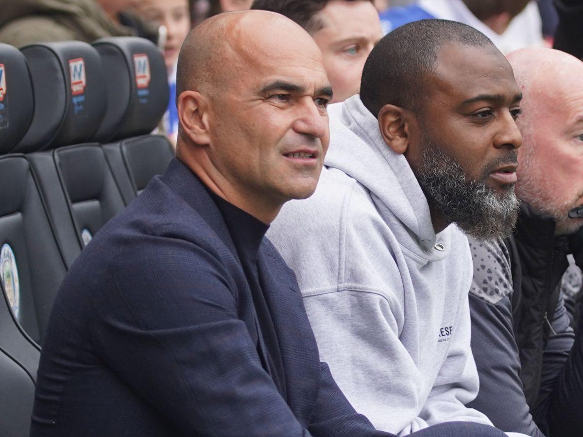 Maynor Figueroa regresó al Wigan de Inglaterra: momentazo con el DT de Cristiano Ronaldo y fan lo sorprendió con álbum