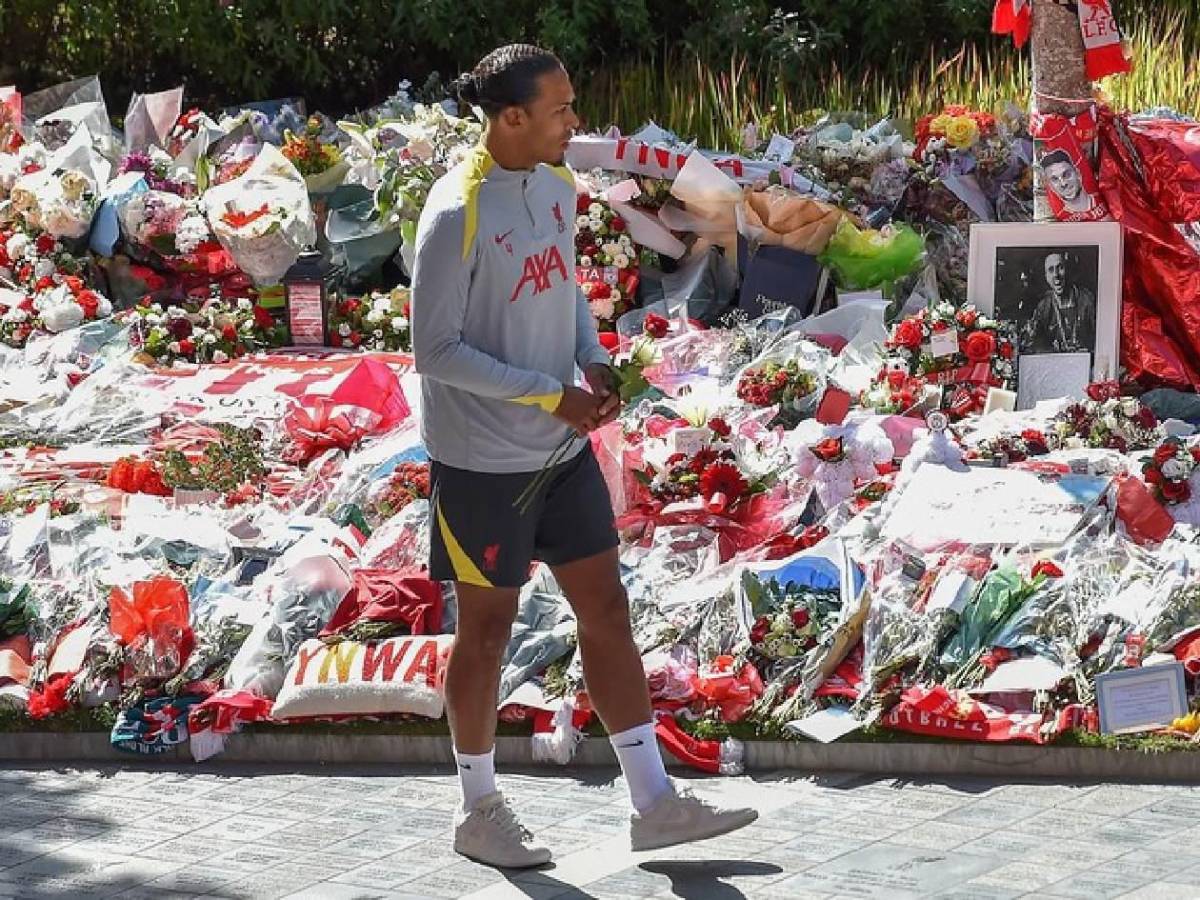 Van Dijk rompe el silencio y revela su verdad sobre la muerte de Diogo Jota un mes después: Es extraño tener que...