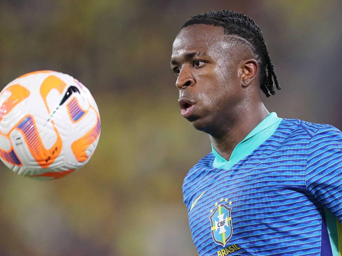 Amargo debut de Ancelotti, burlas a Vinicius, Vidal encaró a De Paul, Messi regresa y futbolista vuelve a jugar con Brasil