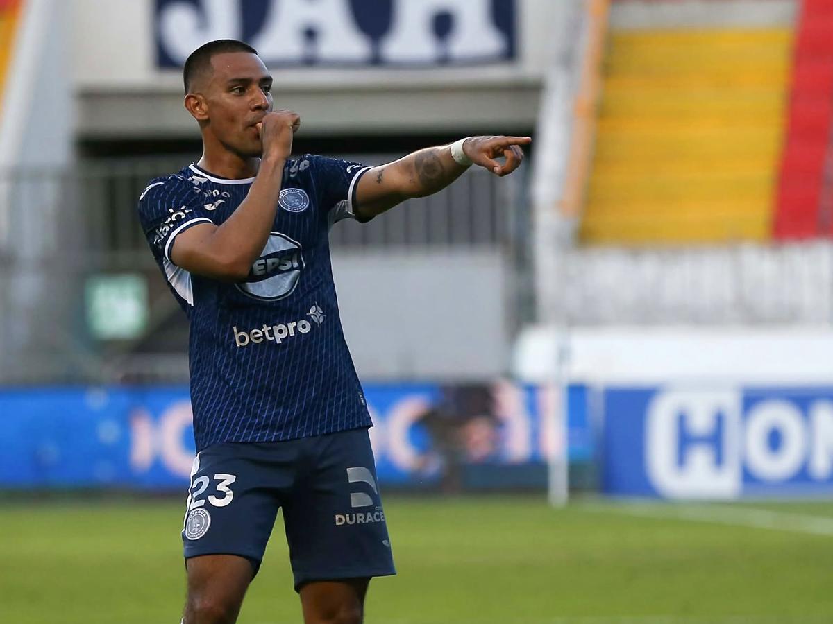 Alejandro Reyes anotó su primer gol con la camiseta del Motagua. FOTO: Emilio Flores