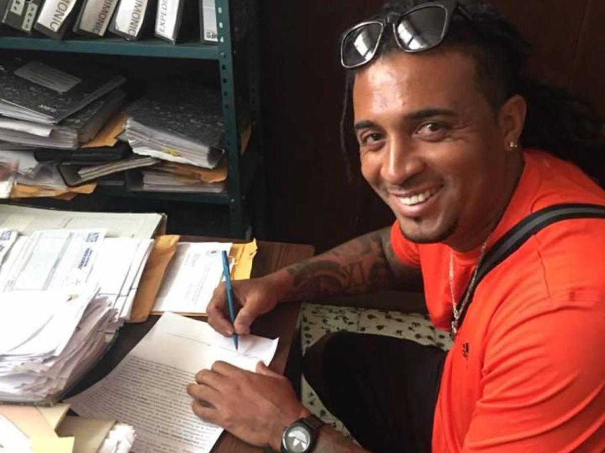 Bicampeón en Honduras y suspendido de por vida: así es la nueva vida de “El Pando” Ramírez, exfutbolista guatemalteco