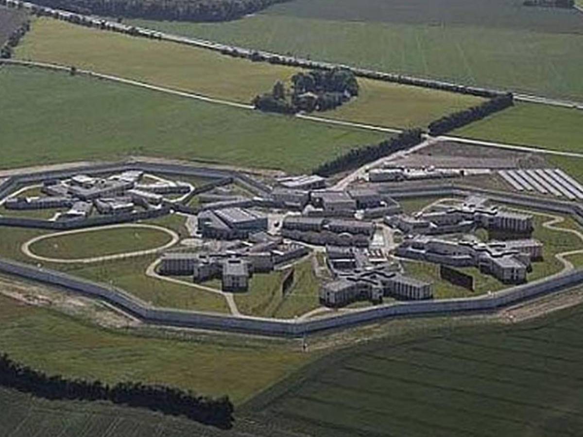 Futbolista de la Selección Mexicana fue condenado a prisión en Europa y así es la cárcel