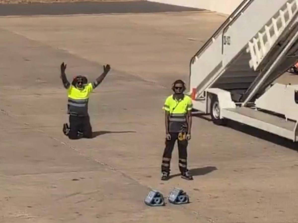 Vozinha aprovechó de su fama: así recibieron a Cabo Verde tras el histórico mundial