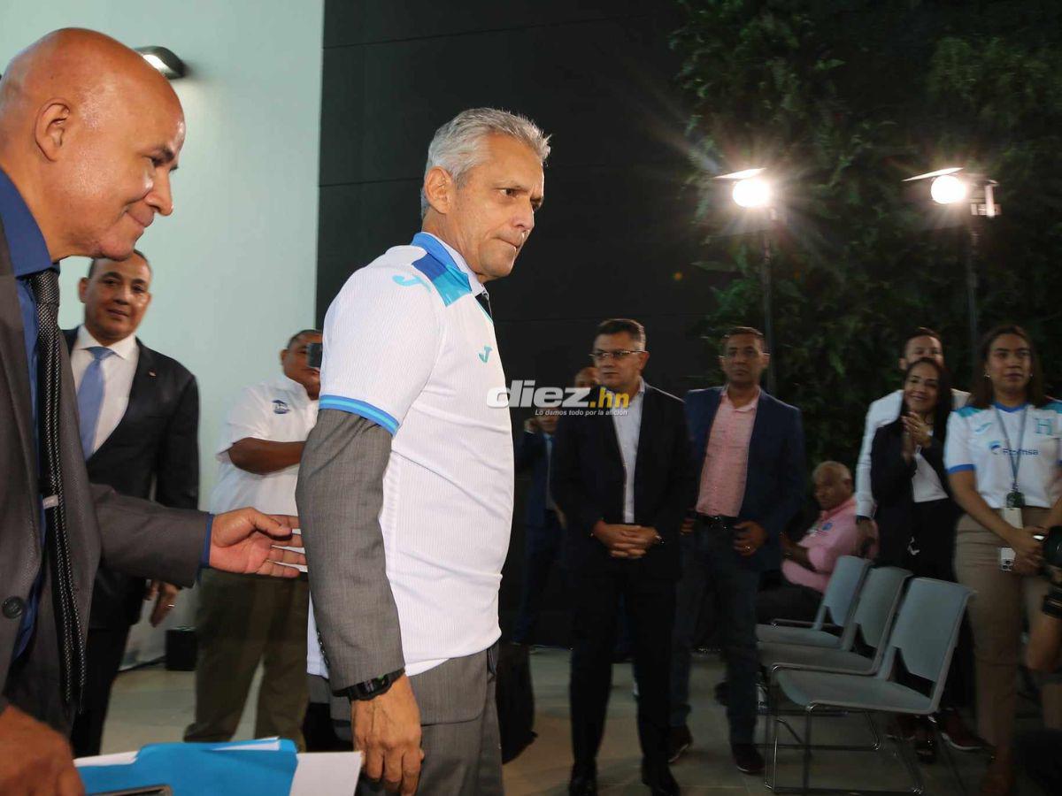 Ovación total a Reinaldo Rueda, el show de Polache, el exjugador que acompañó al DT de Honduras y el curioso obsequio al cafetero