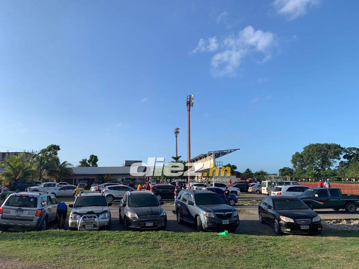 ¡Looks y el lujoso regalo de Romell Quioto a su mamá! Las imágenes del partido benéfico en el complejo Wilson Palacios