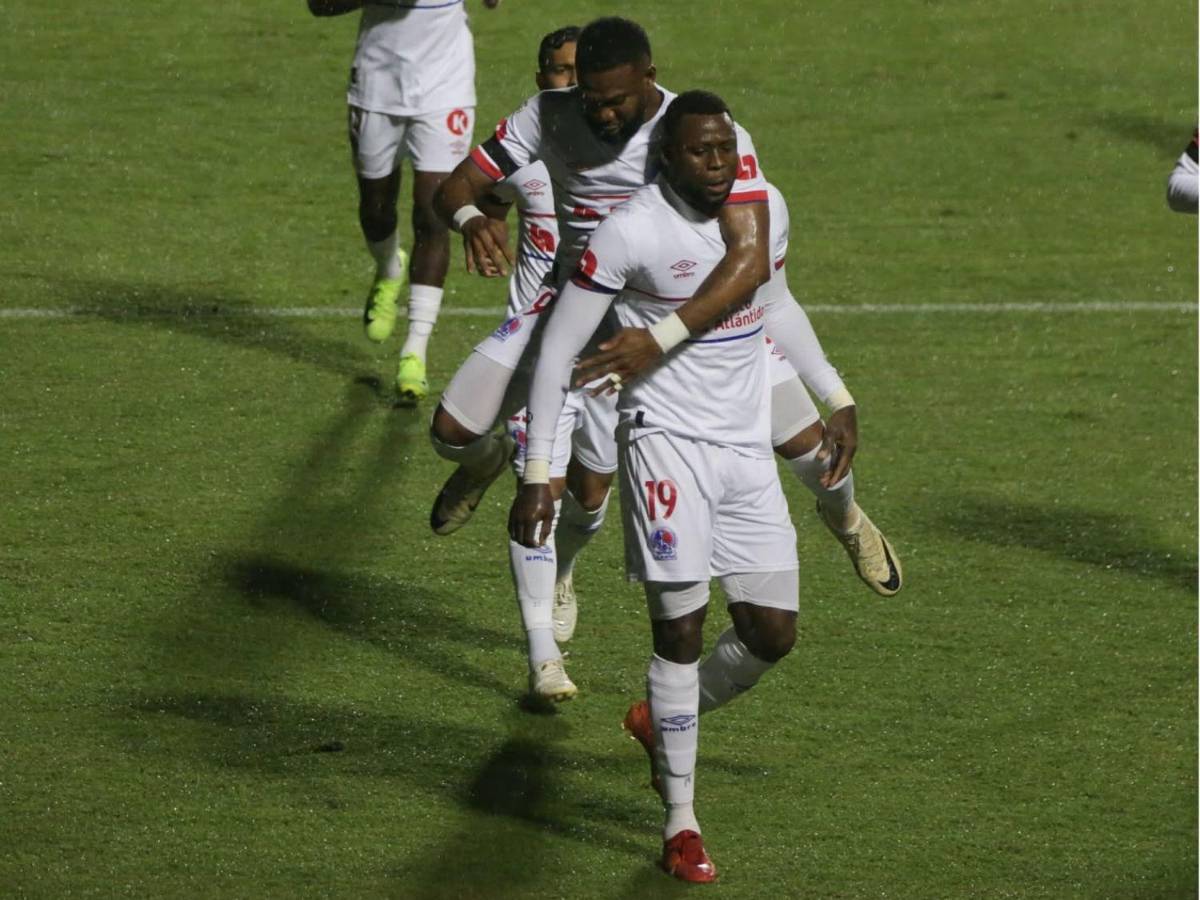 Dereck Moncada desató la locura, los polémicos penales que no pitaron, diluvio en el Nacional y la zarquita preciosa