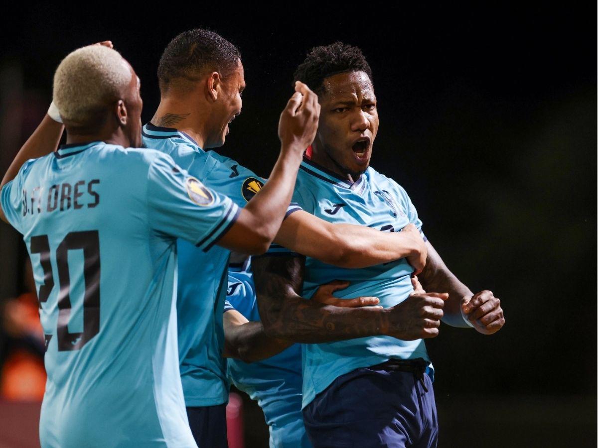 No se vio en TV: Locura de Quioto tras doblete con Honduras, huracán en Bermudas y las catrachas infiltradas