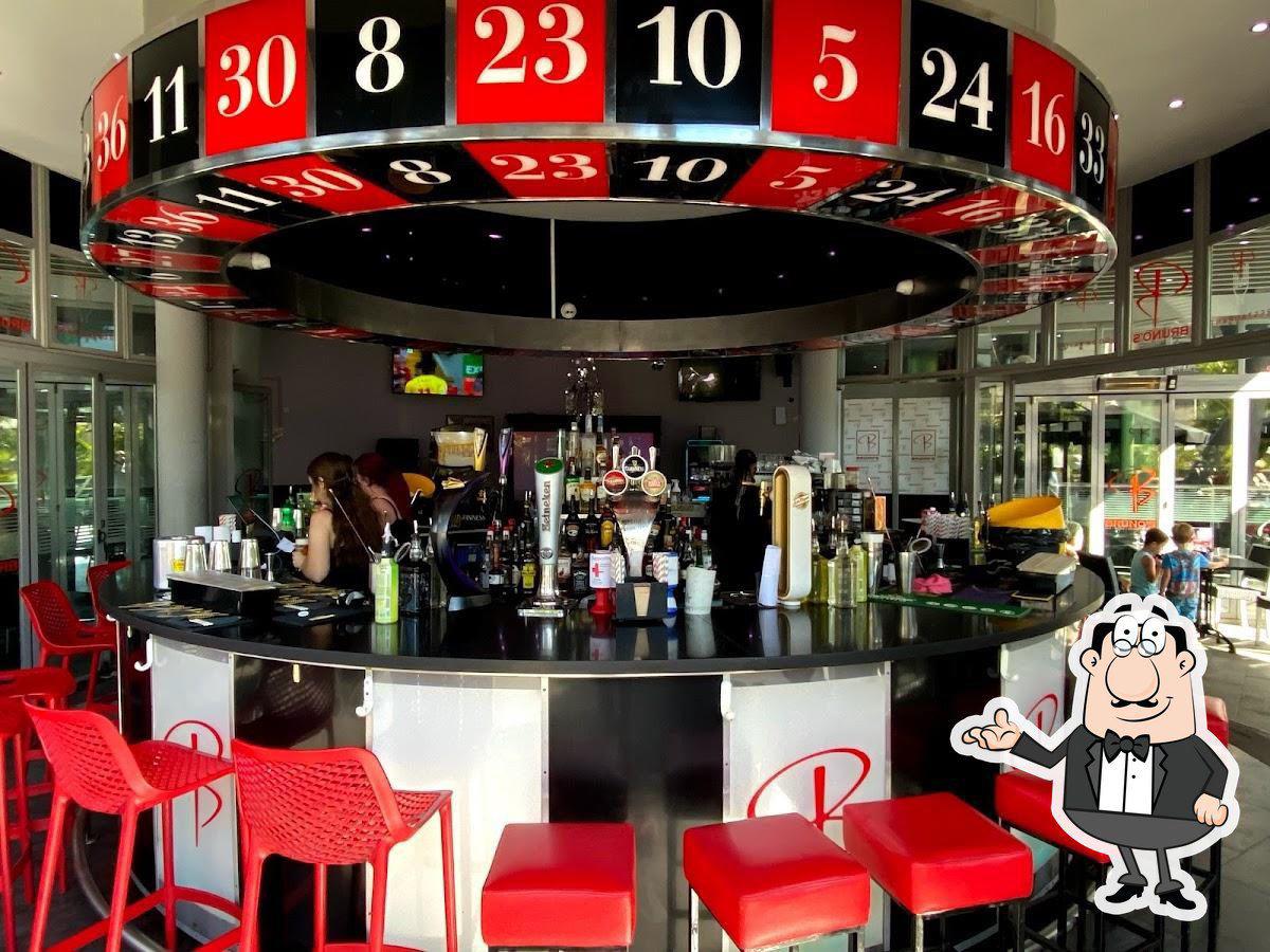 Nació en un bar y ahora buscan hacer historia en torneo de la UEFA: El primer DT del club fue un cliente e hizo una petición especial