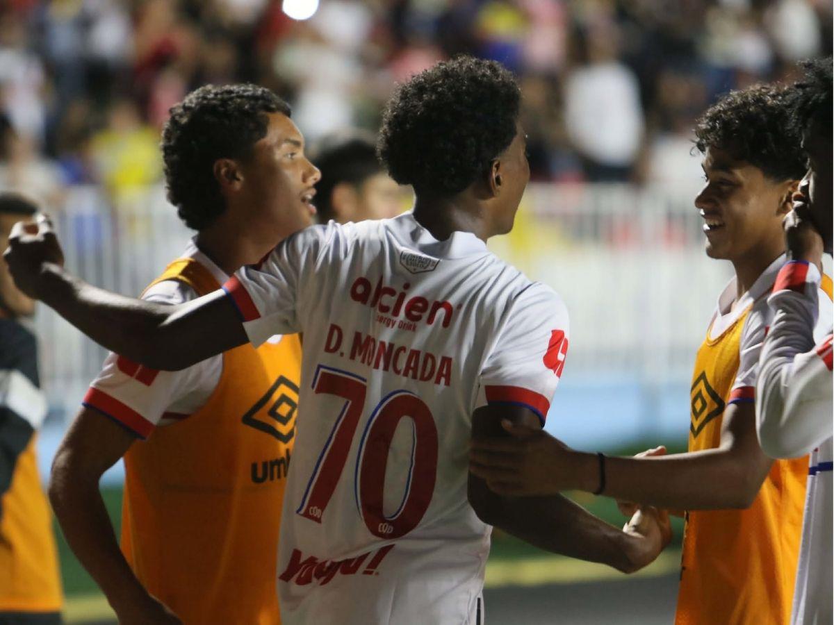 Afición sorprendió a Edwin Rodríguez, derroche de bellezas y tremendo festejo de Olimpia por una nueva final en Honduras