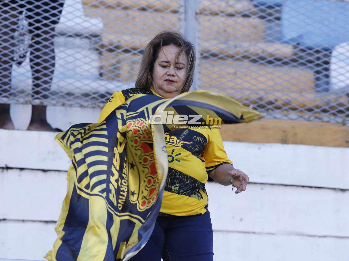 No se vio en TV: Show de “Buba” López contra Olimpia, las bellas chicas del clásico, bronca del DT de Real España y la policía blindó el Olímpico