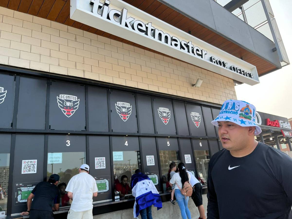 ¡Fiesta catracha! Bonito ambiente en el Audi Field en Washington para el Honduras vs Venezuela