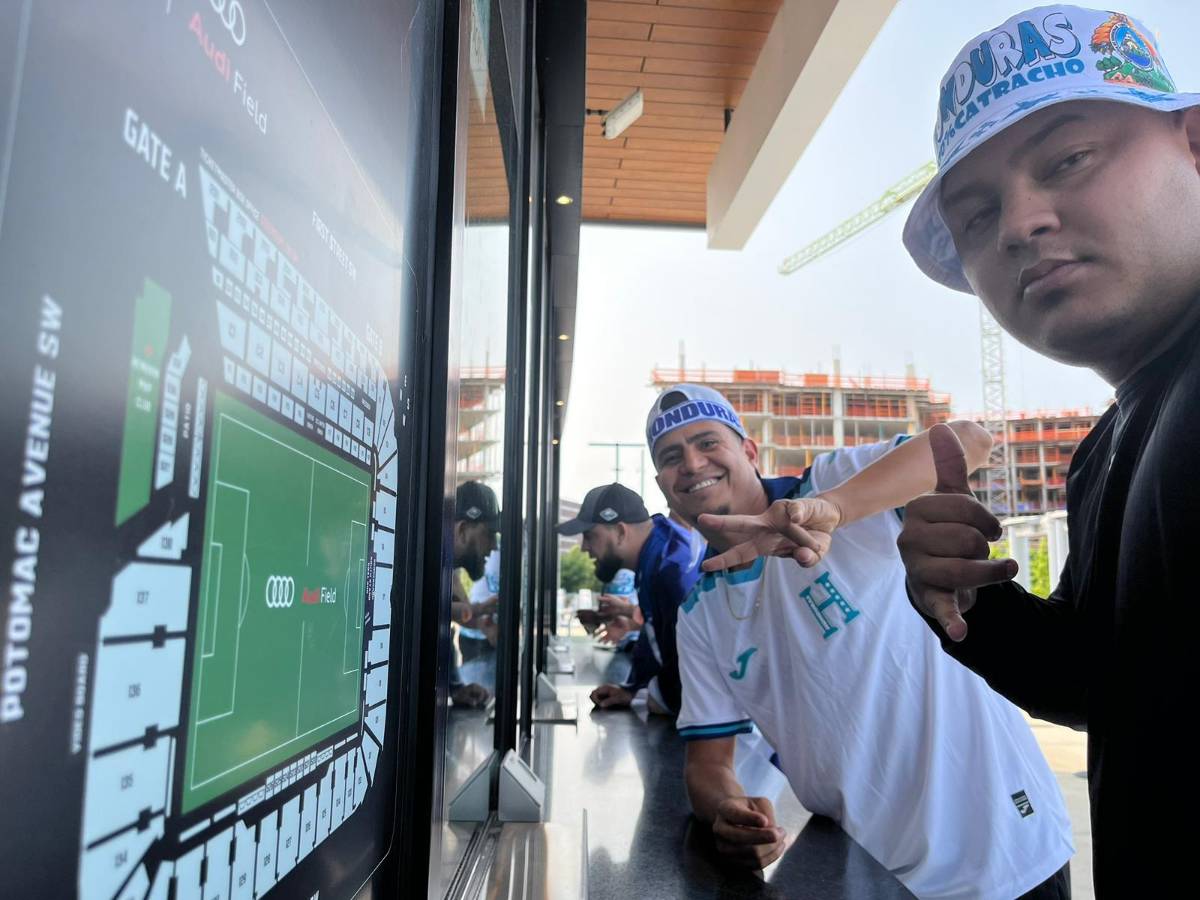 ¡Fiesta catracha! Bonito ambiente en el Audi Field en Washington para el Honduras vs Venezuela