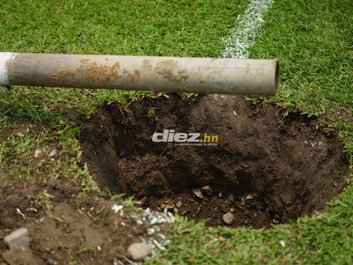 Adiós a la pesadilla: El Estadio Morazán se despide de la grama vieja para instalar engramillado de primer mundo