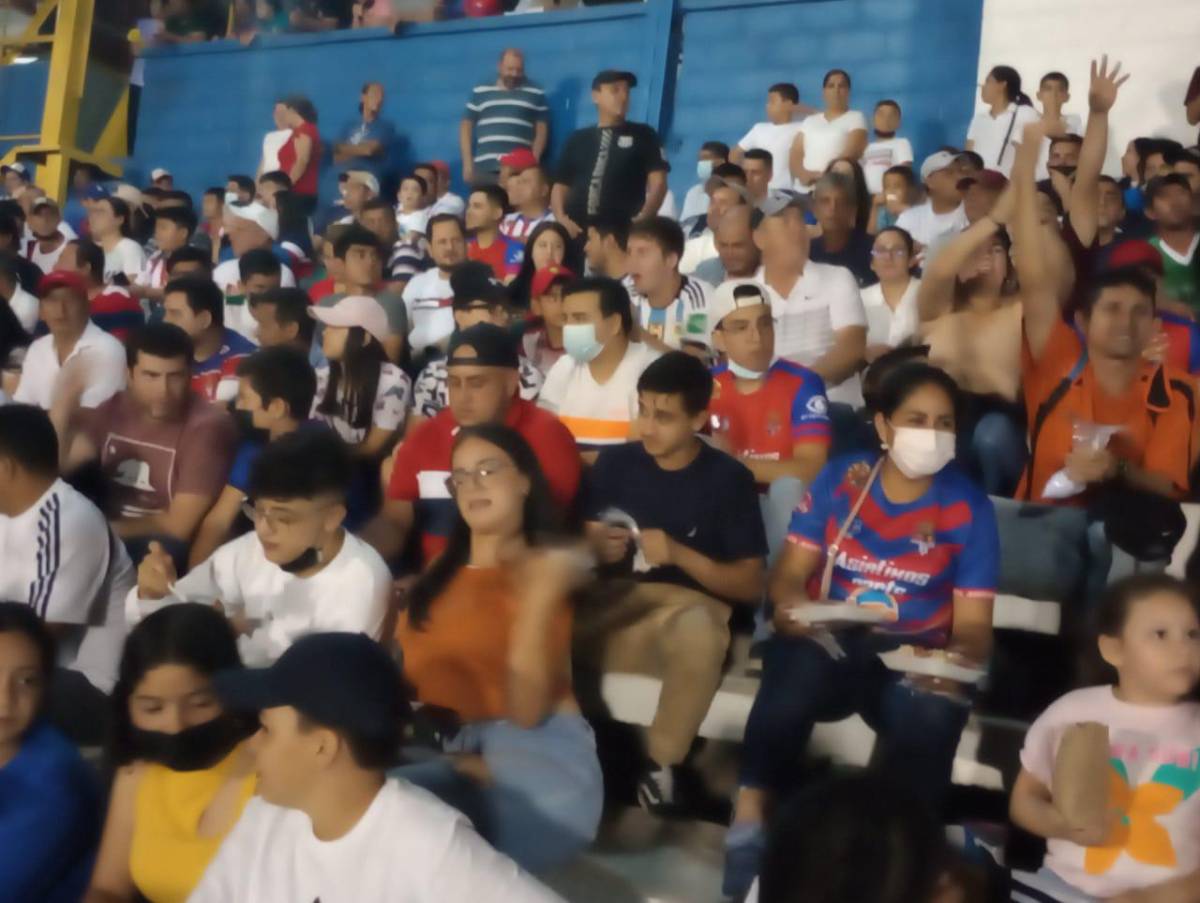 Con belleza incluida: el ambiente que se vivió en el Argelio Sabillón para el Real Juventud-Platense de la Liga de Ascenso