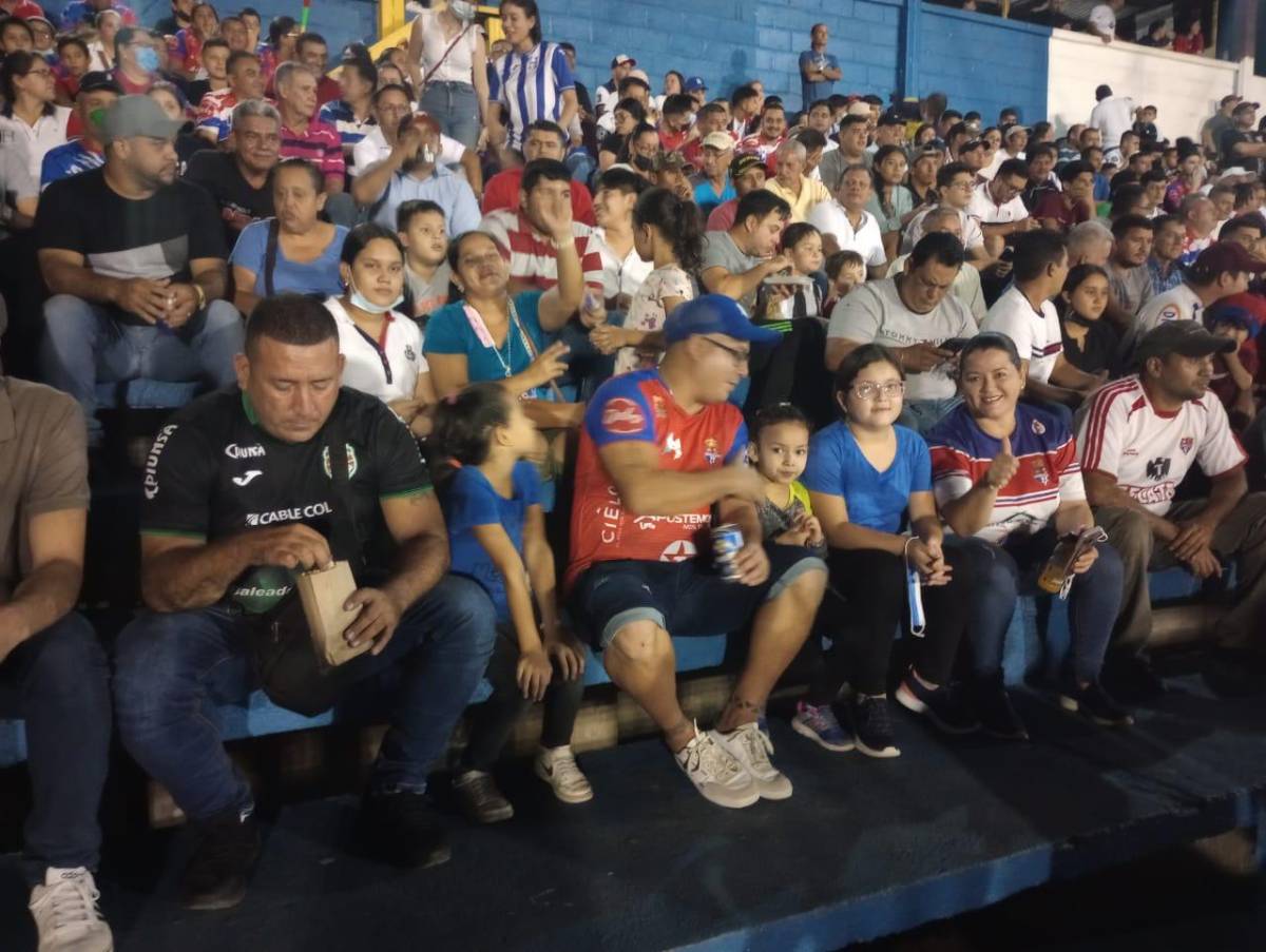Con belleza incluida: el ambiente que se vivió en el Argelio Sabillón para el Real Juventud-Platense de la Liga de Ascenso