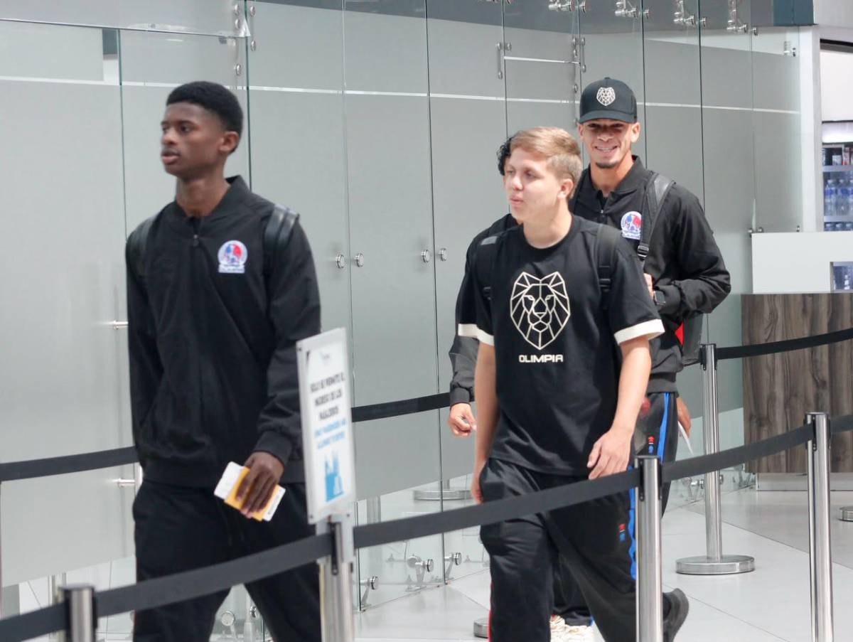 ¡A sellar boleto a cuartos! Así viajó Olimpia a Panamá. ¿Jugará Edwin Rodríguez?